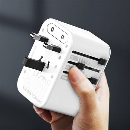 LDNIO  3 USB Ports 65W GaN Travel Adapter Z6